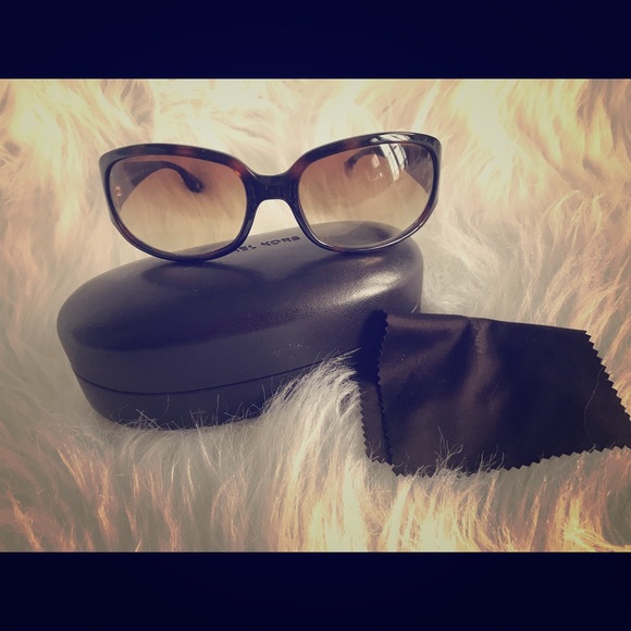 Michael Kors Sunglasses - Picture 1 of 3